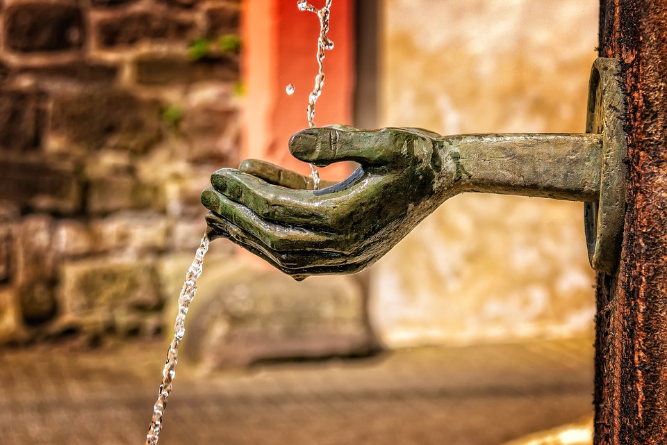 世界で水道水がそのまま飲める国10ヵ国全て紹介 対象国や飲用時の注意点も解説
